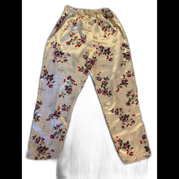 Secret Treasures Pajama Pants Size Medium Cream w/floral Silky Feel Comfortable - Picture 1 of 10